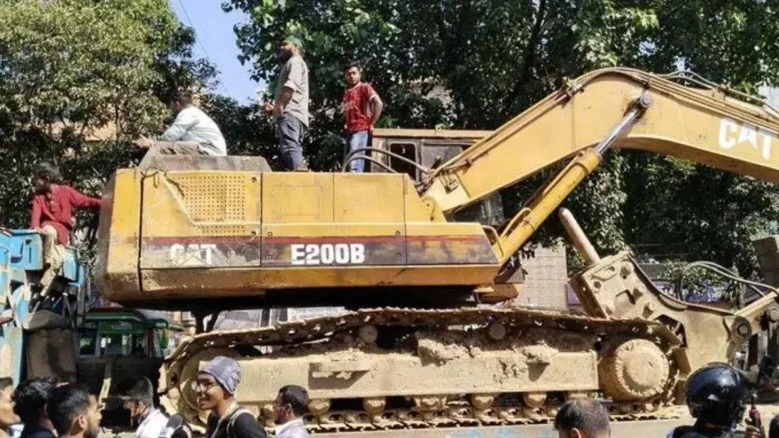 ‘ধানমন্ডি ৩২ গুঁড়িয়ে উন্মুক্ত খেলার মাঠ হবে’